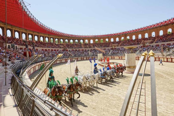 Gîte de groupe pas cher pour aller au Puy du Fou ou la Cinescénie